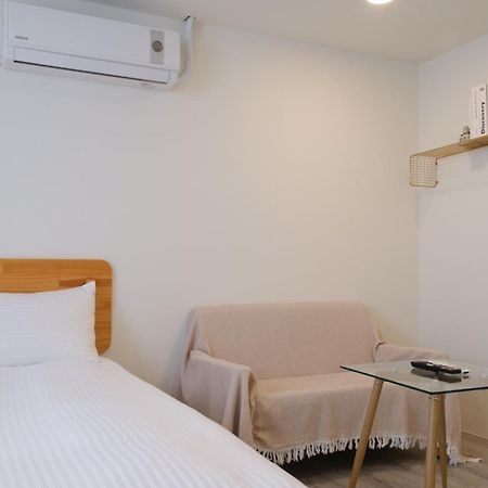 See U Apartment Тайнань Екстер'єр фото