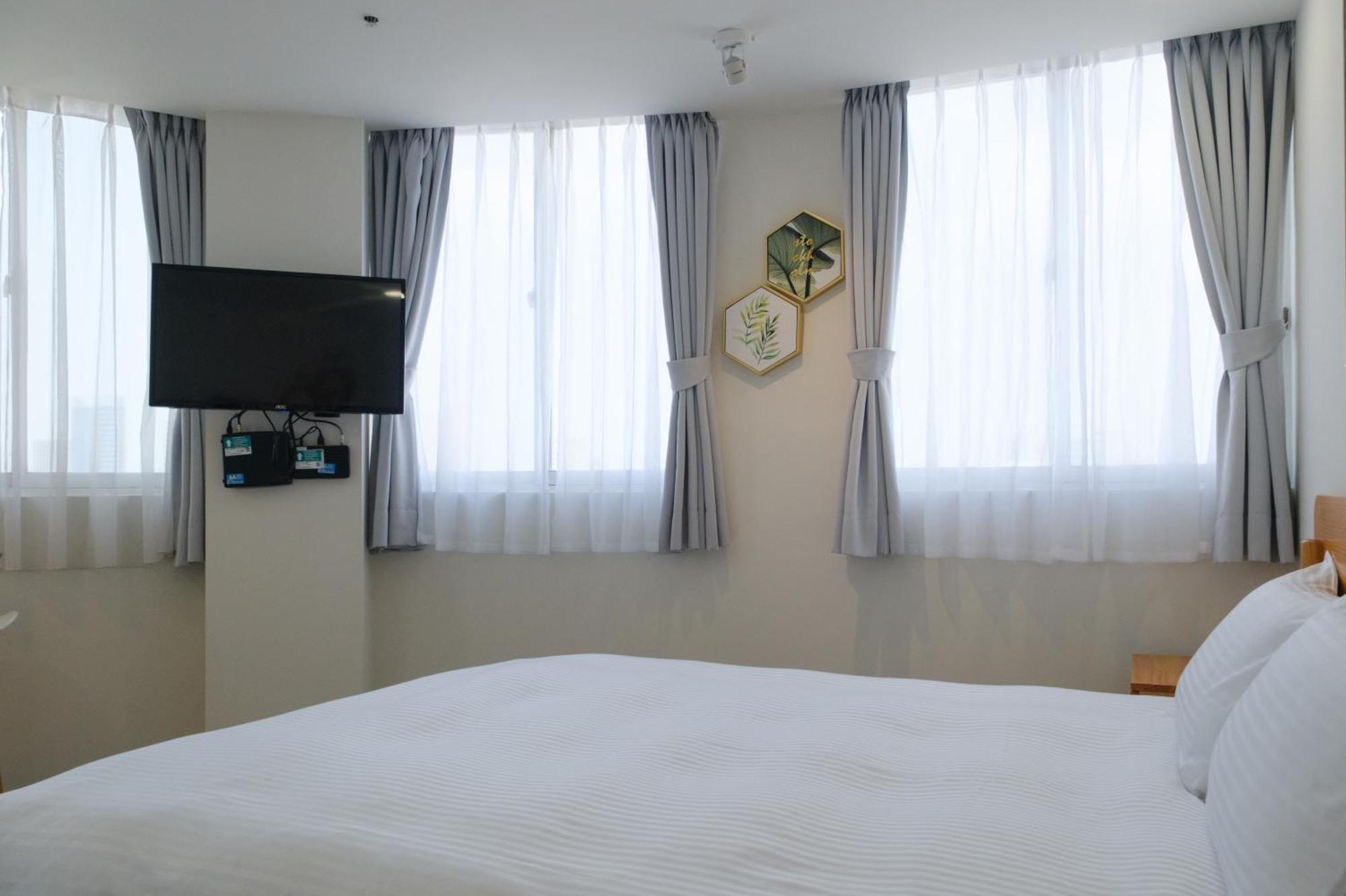 See U Apartment Тайнань Екстер'єр фото