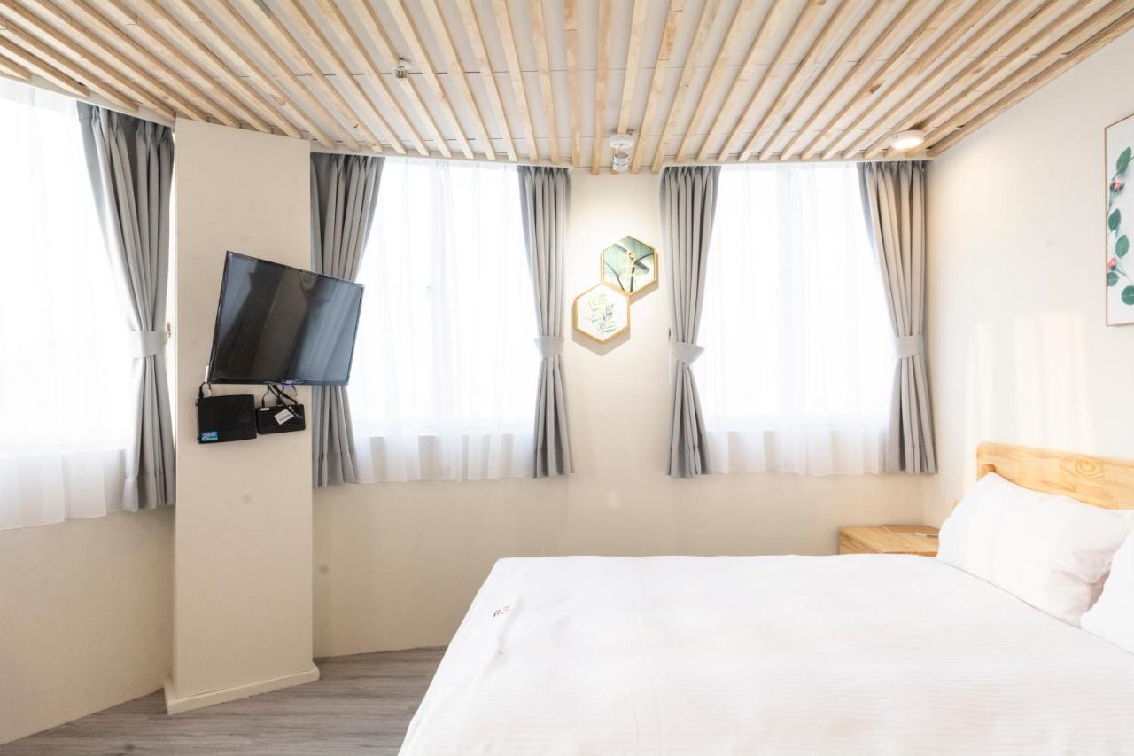 See U Apartment Тайнань Екстер'єр фото